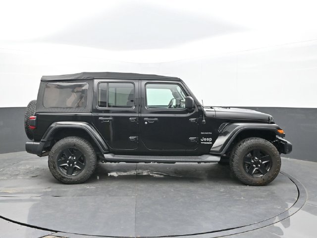 Used 2018 Jeep Wrangler Unlimited Sahara w/ Safety Group AWD/4WD image 6