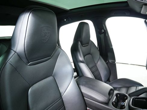 Certified 2024 Porsche Cayenne S image 25