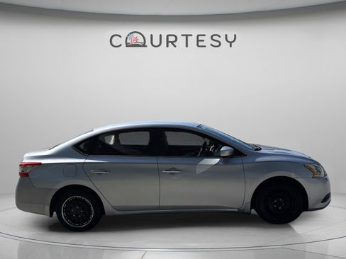 Used 2015 Nissan Sentra S FWD image 8