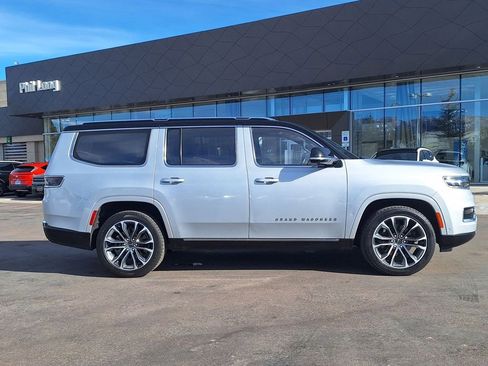 Used 2023 Jeep Grand Wagoneer Series III w/ Rear-Seat Entertainment Group image 2