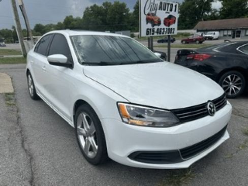 Used 2014 Volkswagen Jetta TDI FWD image 3