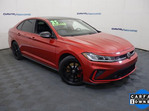 Used 2025 Volkswagen Jetta GLI Autobahn FWD image 38
