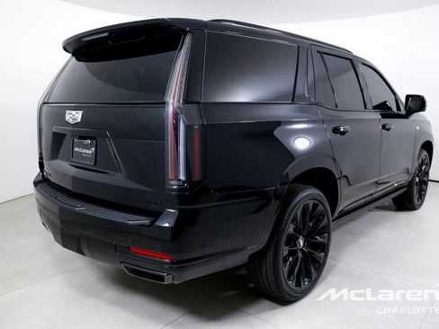 Used 2025 Cadillac Escalade Sport Platinum w/ LPO, ONYX Package AWD/4WD image 8