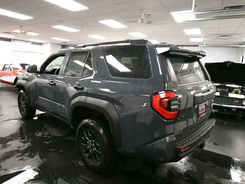 Used 2025 Toyota 4Runner SR5 image 5
