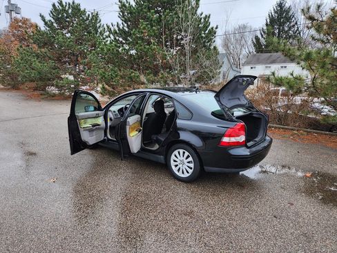 Used 2004 Volvo S40 2.4i image 32
