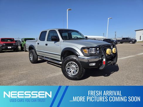 Used 2004 Toyota Tacoma PreRunner image 1