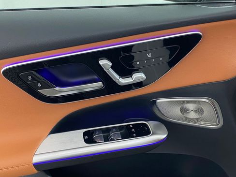 Used 2026 Mercedes-Benz GLC 300 4MATIC image 23