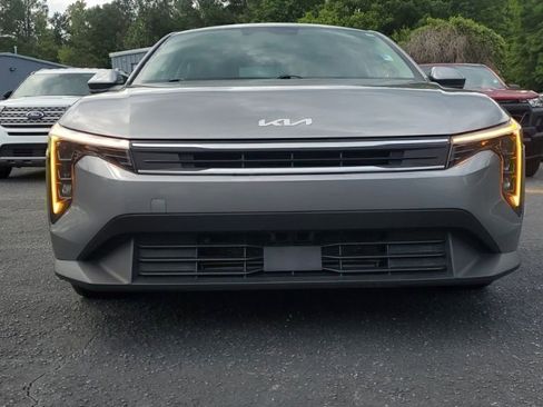 Used 2025 Kia K4 FWD image 2