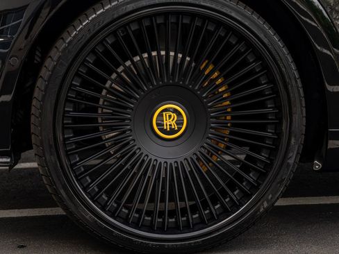 Used 2025 Rolls-Royce Cullinan AWD/4WD image 32