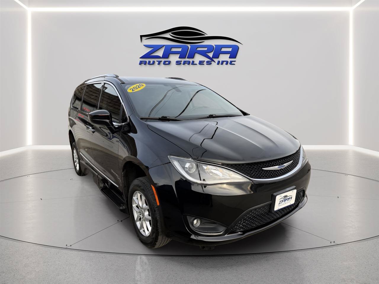 Used 2020 Chrysler Pacifica Touring-L FWD image 8
