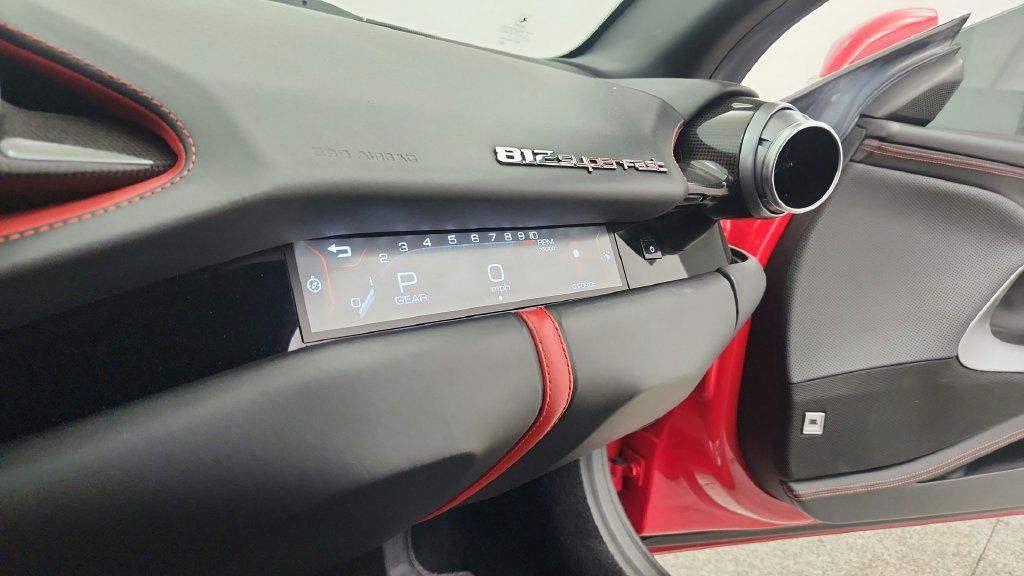 Used 2018 Ferrari 812 Superfast RWD image 31