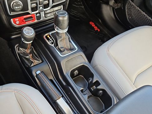 Used 2021 Jeep Gladiator Mojave image 15