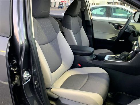 Used 2024 Toyota RAV4 XLE image 9