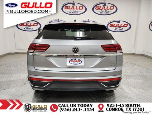 Used 2022 Volkswagen Atlas Cross Sport SE image 6