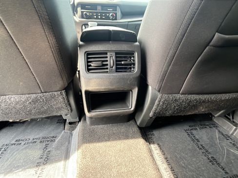 Used 2023 Nissan Rogue S AWD/4WD image 22