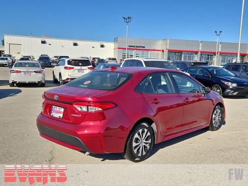 Certified 2022 Toyota Corolla LE image 30