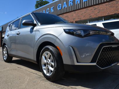 Used 2025 Kia Soul LX w/ LX Technology Package