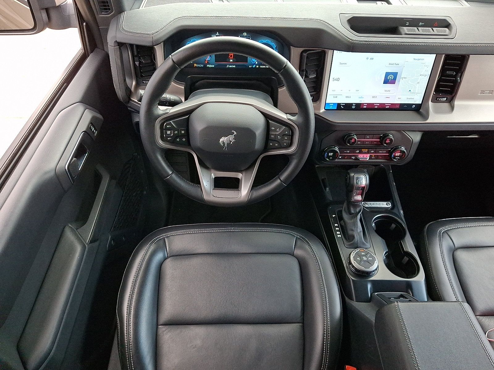 Used 2025 Ford Bronco Outer Banks AWD/4WD image 14