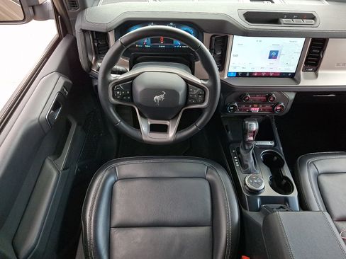 Used 2025 Ford Bronco Outer Banks AWD/4WD image 14