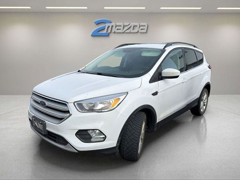 Used 2018 Ford Escape SE image 1