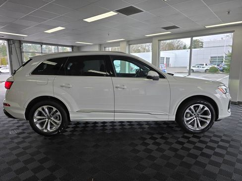 Used 2025 Audi Q7 3.0T Premium Plus image 3