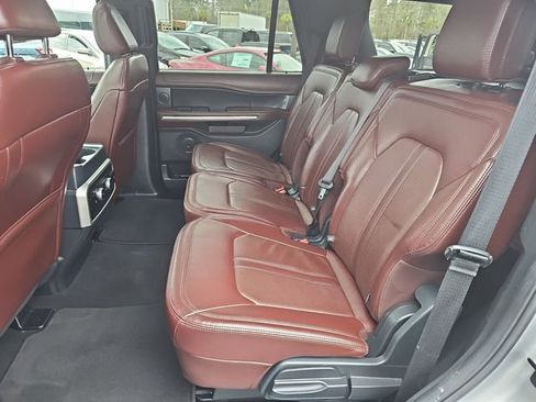 Used 2024 Ford Expedition Limited image 15