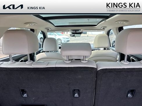 Used 2024 Kia Sorento S w/ Panoramic Sunroof Package FWD image 10