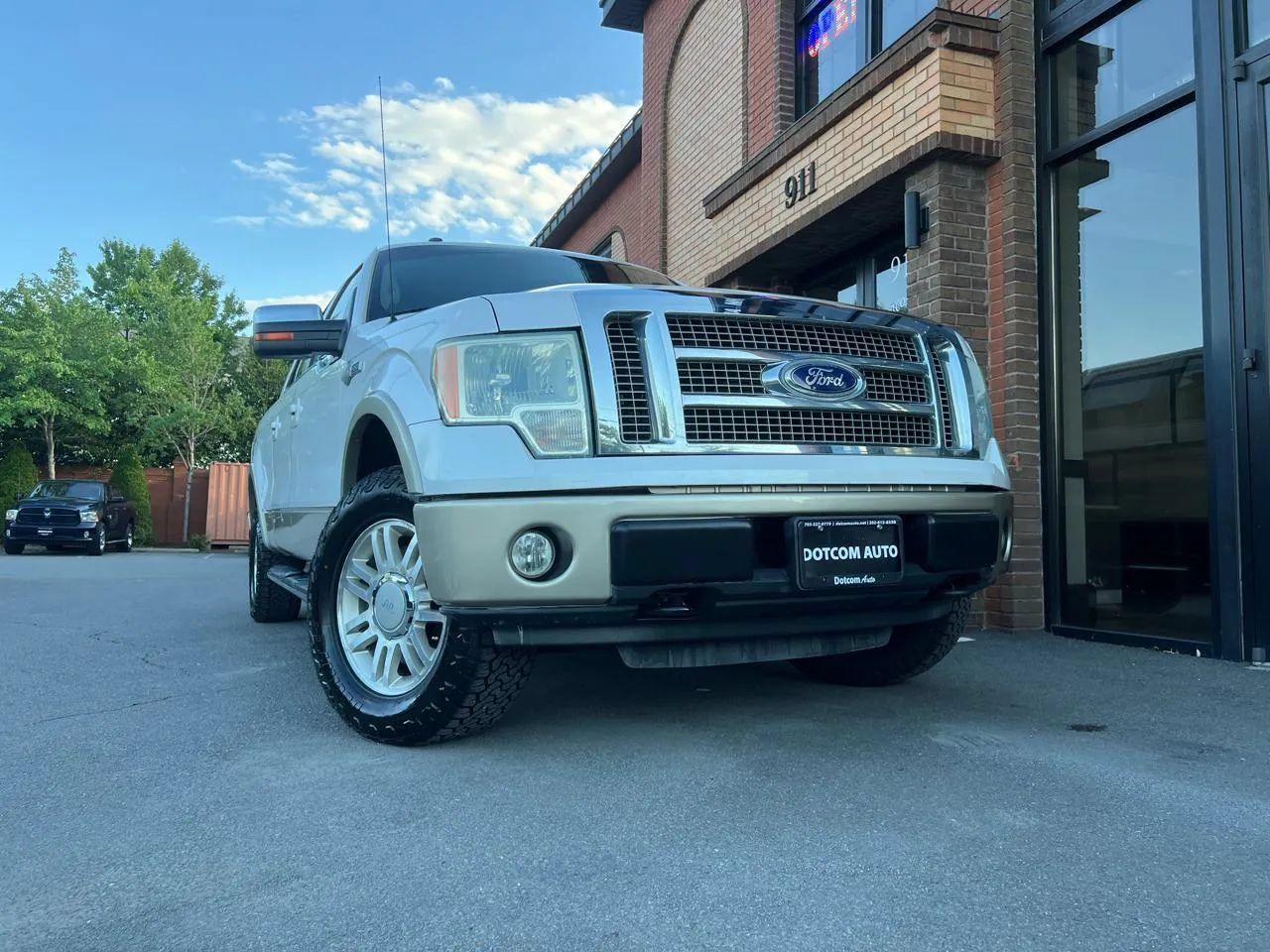 Used 2010 Ford F150 Lariat AWD/4WD image 16