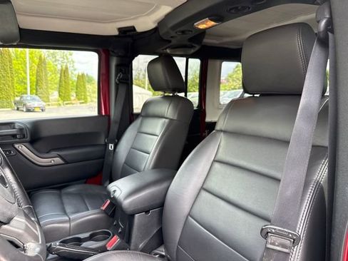 Used 2012 Jeep Wrangler Unlimited Sport AWD/4WD image 15