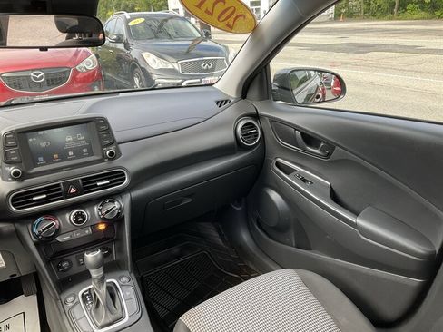 Used 2021 Hyundai Kona SE AWD/4WD image 15