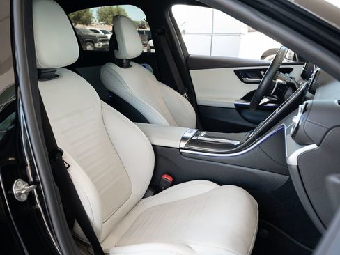 Used 2022 Mercedes-Benz C 300 4MATIC Sedan image 40
