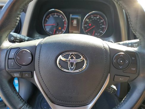 Used 2017 Toyota RAV4 SE image 25