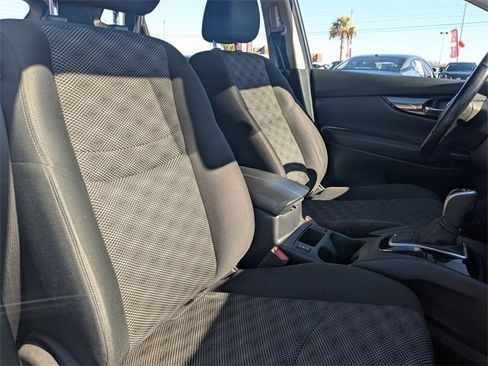 Used 2022 Nissan Rogue Sport SV image 35