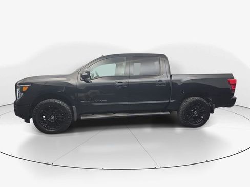 Used 2019 Nissan Titan SL w/ Midnight Edition image 6