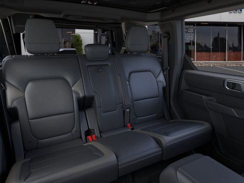 New 2025 Ford Bronco Outer Banks w/ Sasquatch Package image 11