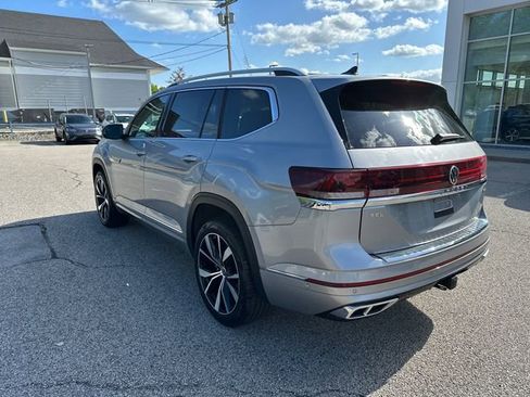 Certified 2024 Volkswagen Atlas SEL Premium R-Line AWD/4WD image 6