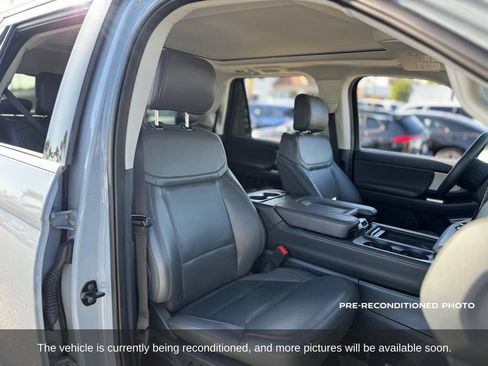 Used 2025 Ford Expedition Active AWD/4WD image 15