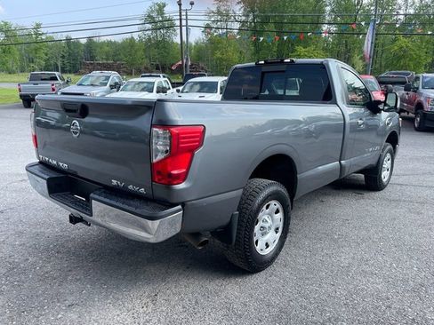 Used 2017 Nissan Titan SV image 7