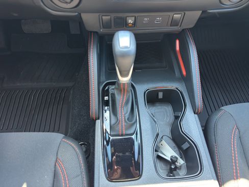 Used 2025 Nissan Frontier PRO-4X image 15