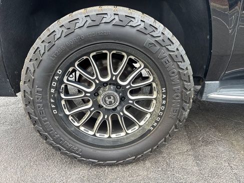Used 2017 Chevrolet Suburban Premier AWD/4WD image 82