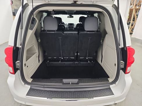 Used 2019 Dodge Grand Caravan SXT w/ Driver Convenience Group image 22