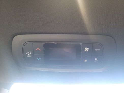 New 2025 Chrysler Pacifica Select image 32