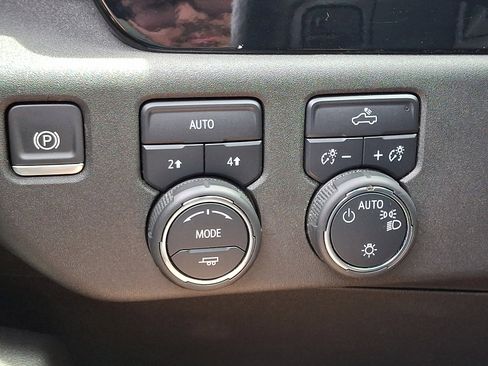 Certified 2024 Chevrolet Silverado 1500 LT AWD/4WD image 26