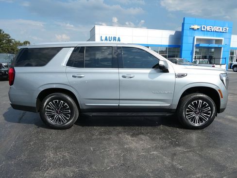 Used 2025 GMC Yukon Elevation w/ Technology Package AWD/4WD image 4