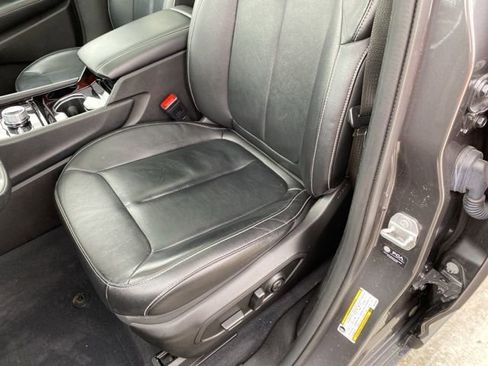 Used 2022 Jeep Grand Cherokee Limited 4xe image 17