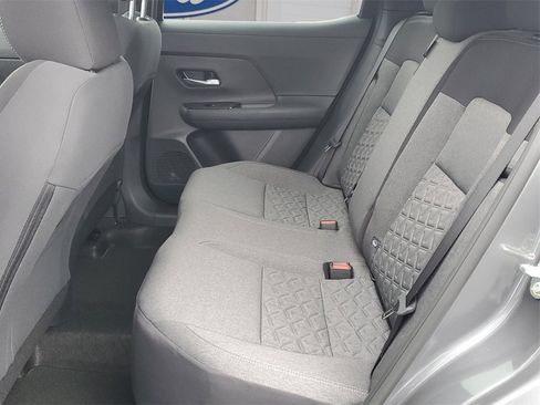 Used 2025 Nissan Kicks SV w/ SV Premium Package image 10