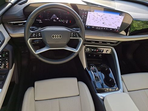 Certified 2025 Audi Q5 Premium Plus w/ Premium Plus AWD/4WD image 4