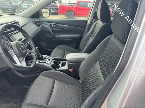 Used 2020 Nissan Rogue SV image 5