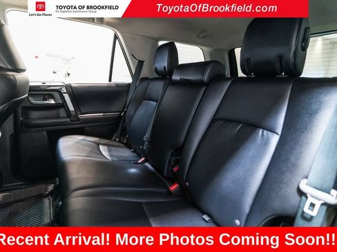 Used 2018 Toyota 4Runner TRD Off-Road Premium AWD/4WD image 31