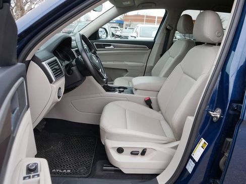 Used 2019 Volkswagen Atlas SE w/ Towing Package image 12